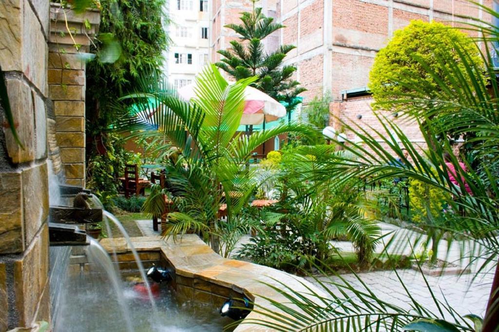 Hotel Florid Kathmandu Buitenkant foto